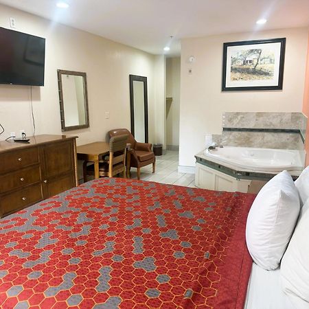 Pecan Valley Inn & Suites ซานอันโตนิโอ ภายนอก รูปภาพ
